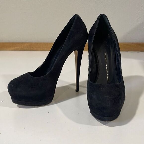 Giuseppe Zanotti Black Suede Pumps Size 38.5 - Picture 1 of 9
